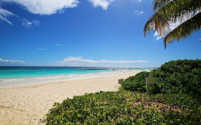 Stunning Beachfront 2-Bed Condo with Pool - Ocean One 204 by BSL Rentals