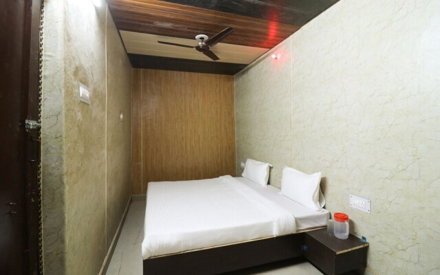 Spot On 60106 Taj Tourist Home