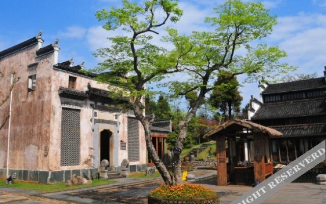 Houtang Holiday Manor