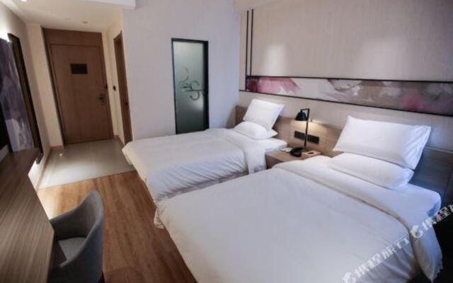 Ruisite Hotel (Shijiazhuang Zhaiying South Street Sky Garden)
