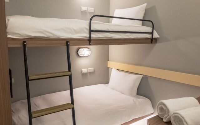 DiveCube Hotel