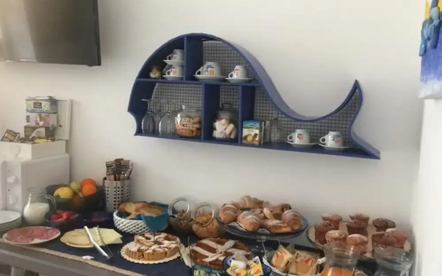 Room in B&B - Triple Room in B&b - a Stone's Throw From the sea