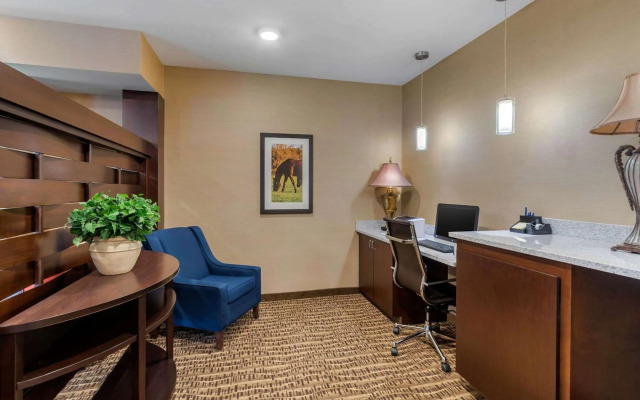Comfort Inn & Suites Northern Kentucky