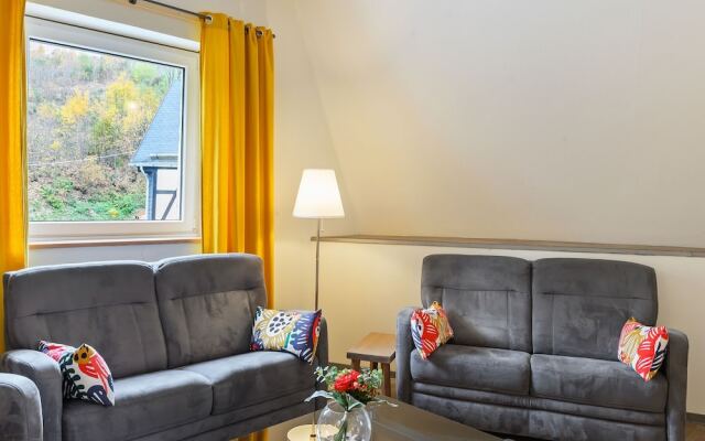 Large holidayhome near Winterberg with garden, terrace and garage