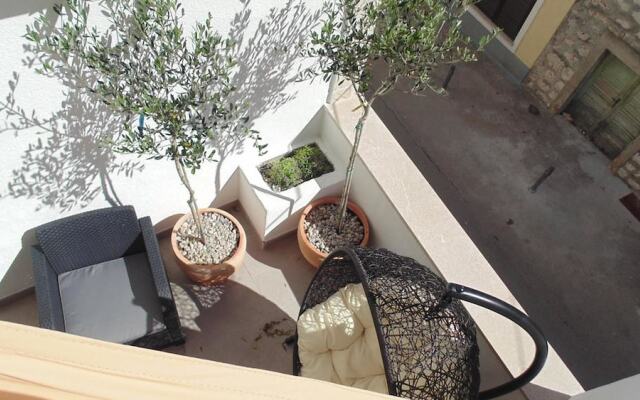Downtown Luxury Suites