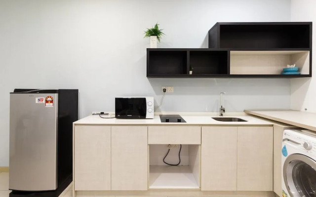 OYO Home 544 Premium 1BR Binjai 8 Suite