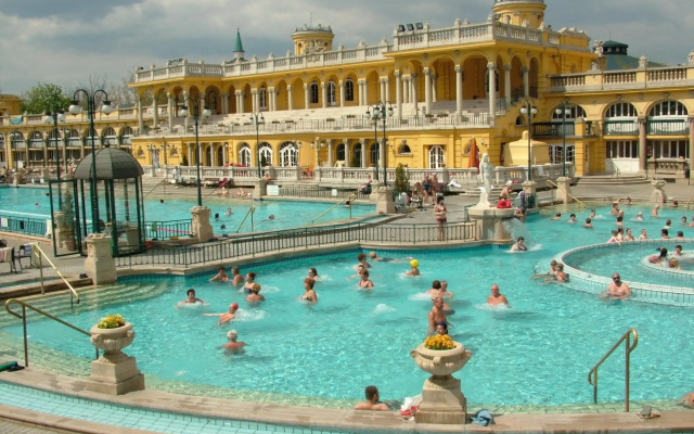 Hotel Benczur