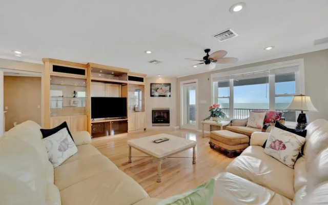 Stones Throw Beachfront Luxury Suites