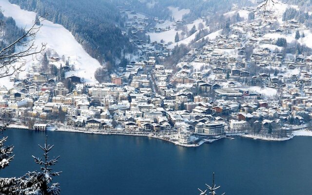 Charming Apartment Near Ski Area in Zell am See
