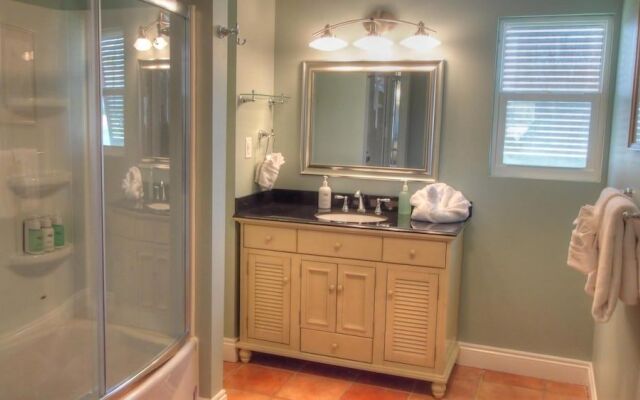 Palm Breeze - 4 Br Home