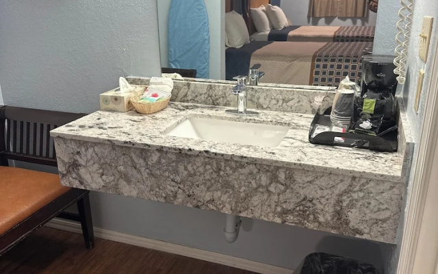 Tanglewood Motel