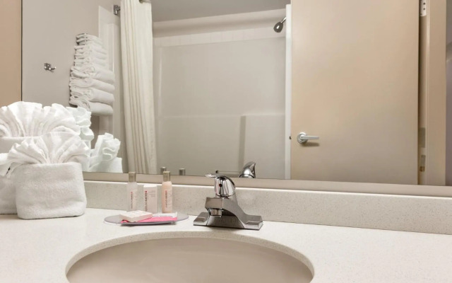 Days Inn by Wyndham Victoria Airport Sidney