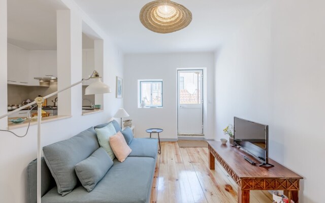 Alfama, Bright Spacious W/ Terrace Apartment, By TimeCooler