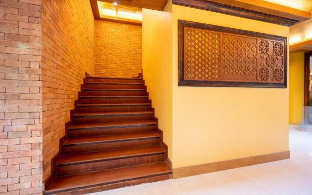 At Gate Thaphae Hotel