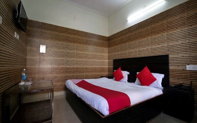 OYO 22932 Hotel Shiv Shanker