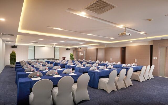 Holiday Inn Express Shenyang North Station by IHG