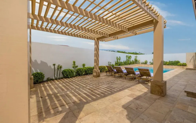 NEW 5br5 5BA Villa Private Pool Close 2 Beach
