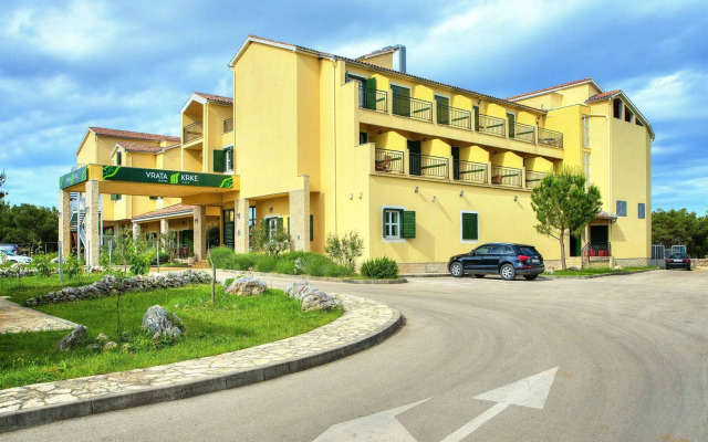 Vrata Krke Hotel