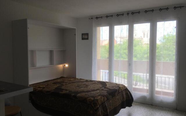 studio lumineux avec terrasse