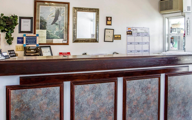 Rodeway Inn & Suites Roseburg