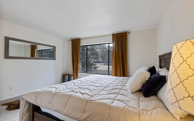 Luxurious 2 Bedroom Base Camp Condo - Steps From Kirkwood Village 2 Condo by Redawning - фото 2