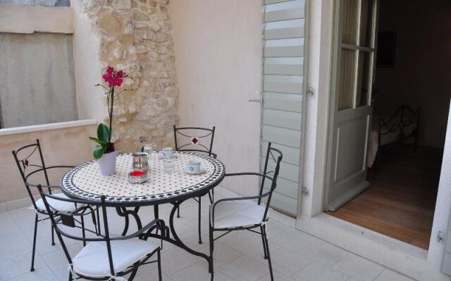 Villa Mama