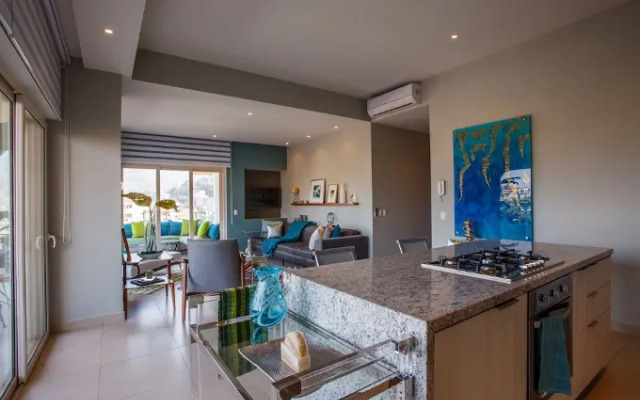 Designer Condo in Zona Romantica