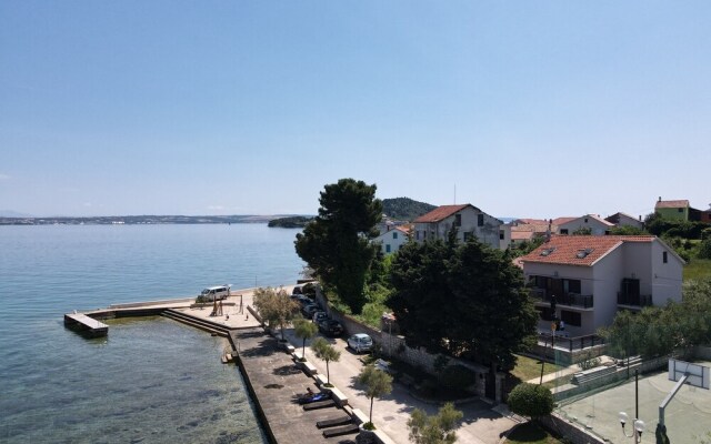 Beachfront Studio-apartment Spazzio