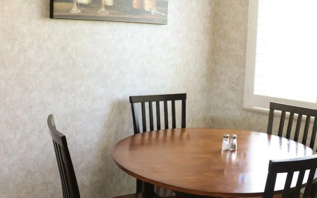 Country Inn Motel