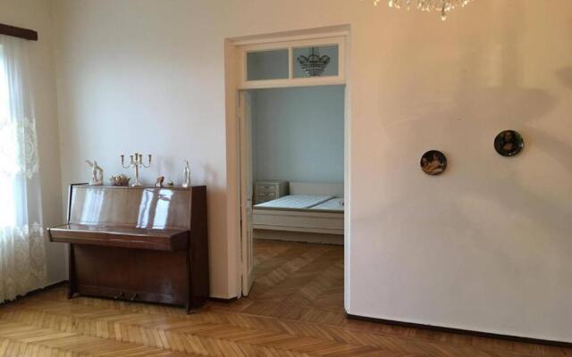 House Ana Kalandadze 31