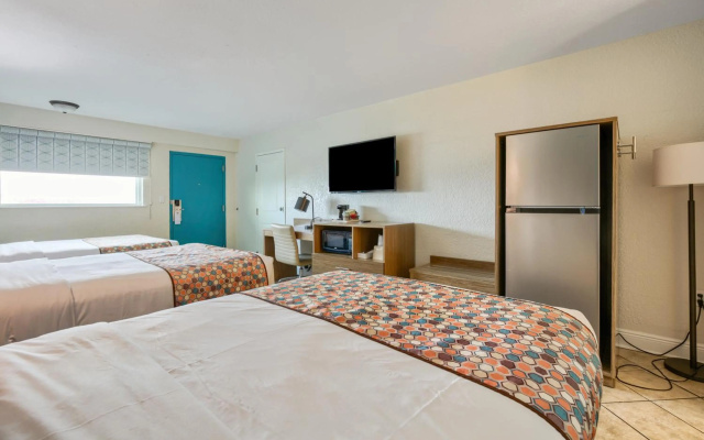 Beachside Resort Hotel