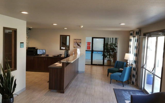 Sandhill Inn & Suites