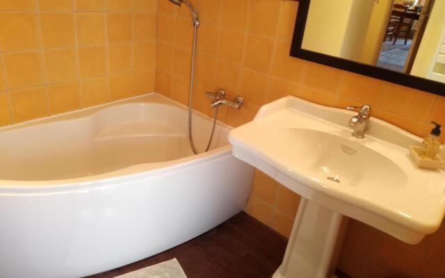 Les Hôtes du Paradis