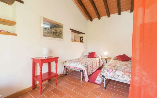 Quaint Holiday Home in San Marcello Pistoiese with Pool