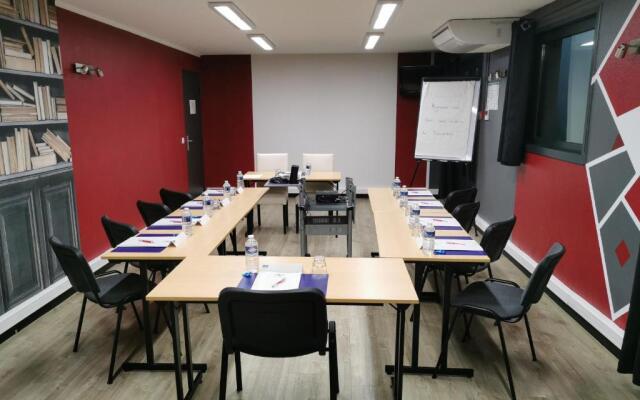 Kyriad Avignon Cap Sud