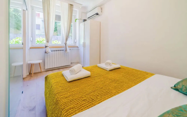 Stylish City Center Vibes Apartment