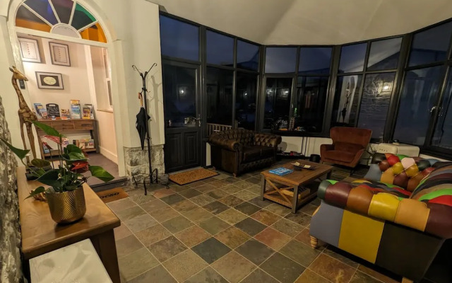 Llys Aeron Guest House