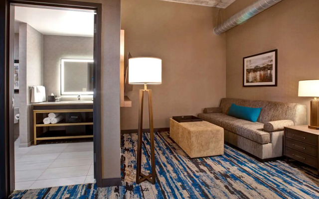 Embassy Suites Rockford Riverfront