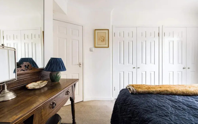 Mayfair W/ac 3-bed-5guests Berkeley Square