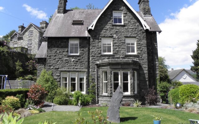 Ffynnon Townhouse