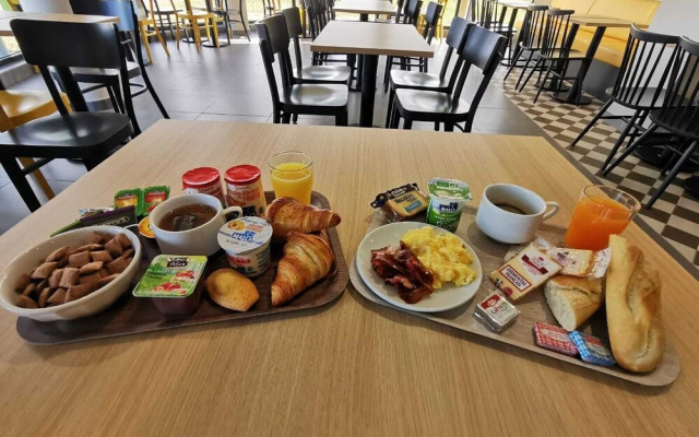 B&B HOTEL Saint-Martin-de-Crau Alpilles Camargue