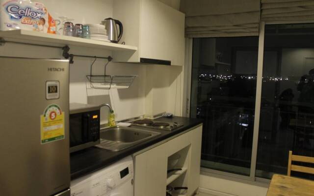 Highrise Cityview Aspire Condo Gym Pool