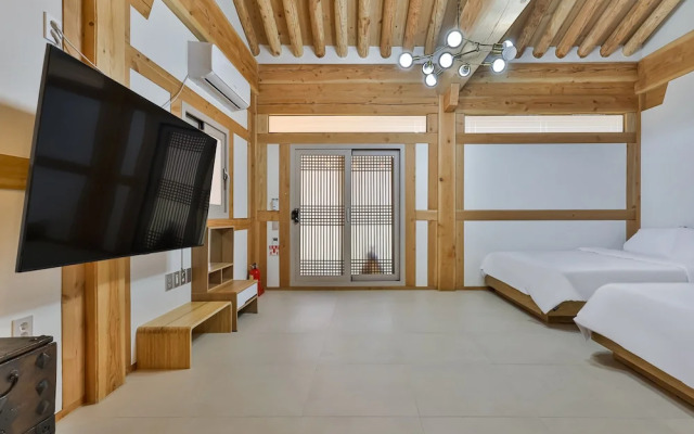 Hanok Cheonwon Village