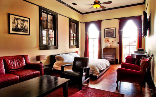 Royal Street Inn and R Bar