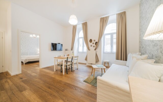 Vienna Vintage Apartment