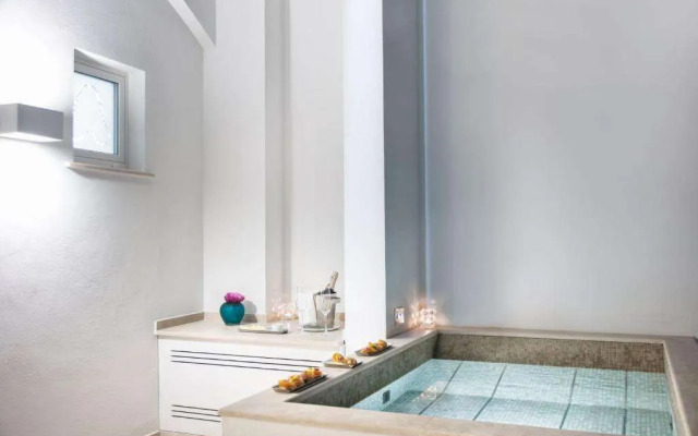 Pazziella Garden & Suites