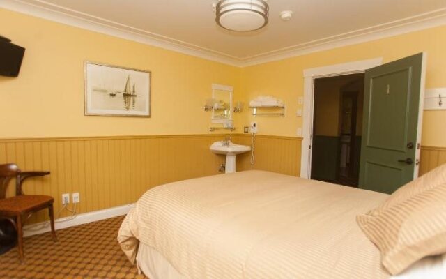 Salt Spring Inn