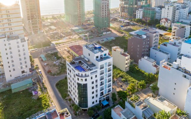 Raon Danang Beach Hotel