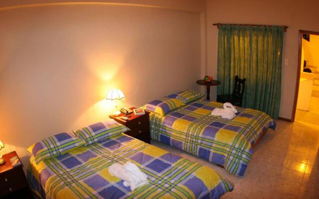 Hotel Pelican Bay Inn