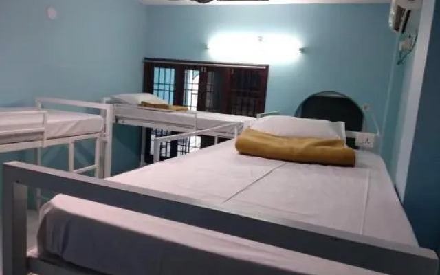 Droid Hostel